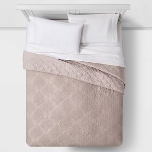 QUEEN FULL QUILT JACQUARD TRXTURED 88x92in Brown